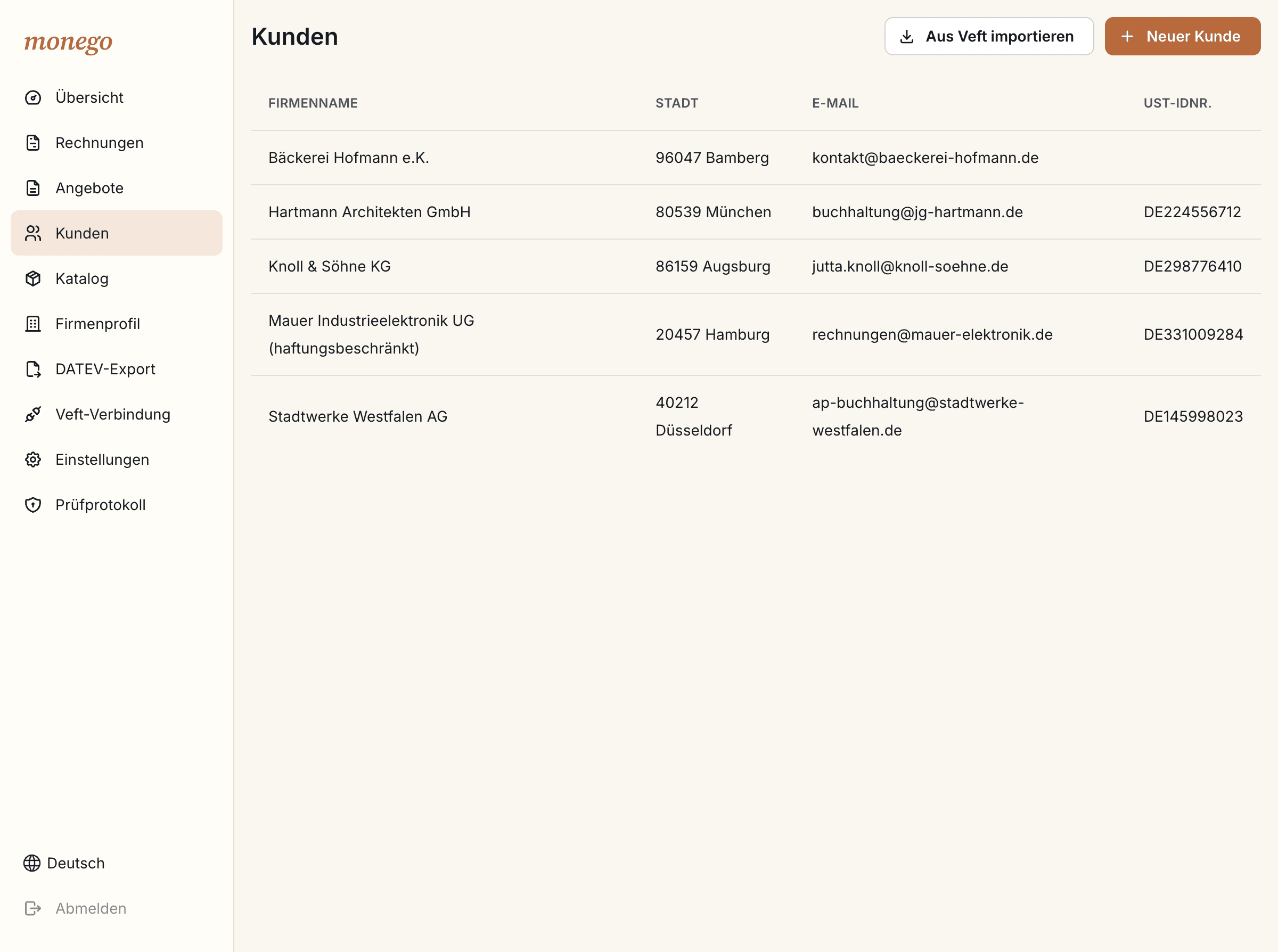 Kundenliste mit Firmenname, Stadt, E-Mail und USt-IdNr.